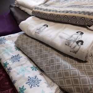 TwinSize Flat Sheet BNDL, 9 flat sheets! Washed but not used, perfect CONDITION